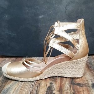 VIONIC stunning gold wedge espadrille
